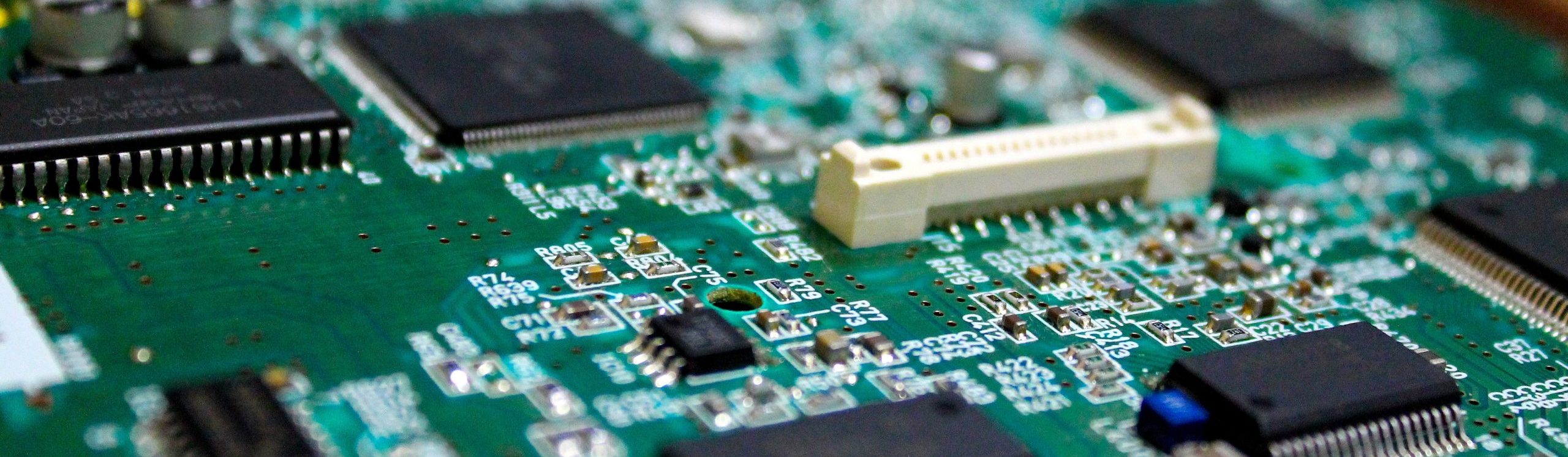 电子电路板三防涂层系列，应用于电子电路板表面，防潮防尘防腐蚀并提升散热性能
